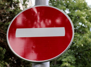Рухнувший на Фрунзе коллектор изменил движение в Таганроге на 10 дней Рухнувший на Фрунзе коллектор изменил движение в Таганроге на 10 дней