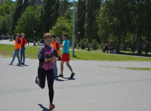 Таганрожцы состязались в легендарном забеге Таганрожцы состязались в легендарном забеге