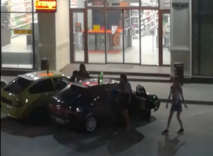Ночные тусовщики нарушают покой таганрожцев Ночные тусовщики нарушают покой таганрожцев