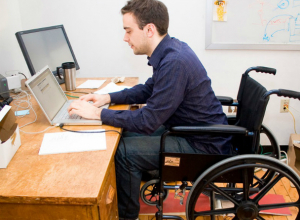 В Таганроге не наказывают работодателей за пренебрежение к инвалидам В Таганроге не наказывают работодателей за пренебрежение к инвалидам