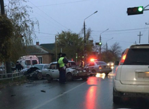 Водитель «Жигулей» умер в машине скорой помощи после серьезной аварии в Таганроге Водитель «Жигулей» умер в машине скорой помощи после серьезной аварии в Таганроге