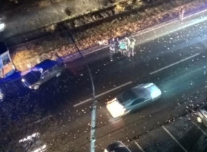 Перебегавшего дорогу мужчину насмерть сбила легковушка в Таганроге Перебегавшего дорогу мужчину насмерть сбила легковушка в Таганроге