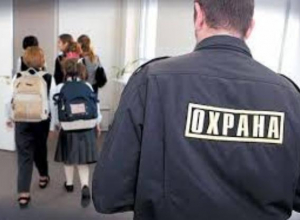 Безутешная мать винит в смерти сына охранников таганрогской школы Безутешная мать винит в смерти сына охранников таганрогской школы