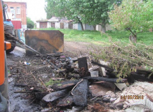 Не убрали, так спалили — в центре Таганрога творится мусорный беспредел Не убрали, так спалили — в центре Таганрога творится мусорный беспредел