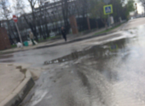В Таганроге жители сообщили о потопе на Крепостном В Таганроге жители сообщили о потопе на Крепостном