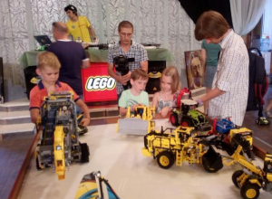 Масштабный фестиваль «Lego» в Таганроге впечатлил московских организаторов Масштабный фестиваль «Lego» в Таганроге впечатлил московских организаторов