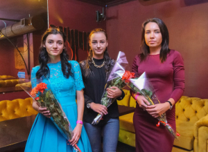 В ресто-клубе «Октябрь» состоялось награждение победительниц конкурса «Мисс бикини Блокнот-Таганрог -2018» В ресто-клубе «Октябрь» состоялось награждение победительниц конкурса «Мисс бикини Блокнот-Таганрог -2018»