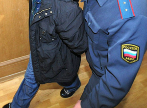 Буйный житель Таганрога под градусом покалечил полицейского ударом в голову Буйный житель Таганрога под градусом покалечил полицейского ударом в голову