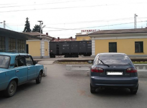 Мамочки Таганрога пожаловались на неудобный переход на Новом вокзале Мамочки Таганрога пожаловались на неудобный переход на Новом вокзале