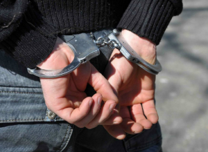 В Таганроге будут судить бывшего сотрудника полиции убившего жену и ранившего тестя В Таганроге будут судить бывшего сотрудника полиции убившего жену и ранившего тестя