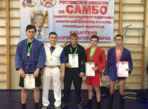 Воспитанники Дмитрия Давыдова защитят честь Ростовской области на чемпионате ЮФО по самбо Воспитанники Дмитрия Давыдова защитят честь Ростовской области на чемпионате ЮФО по самбо