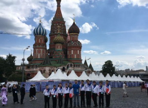 Таганрогский хор мальчиков выступил на Красной площади Таганрогский хор мальчиков выступил на Красной площади