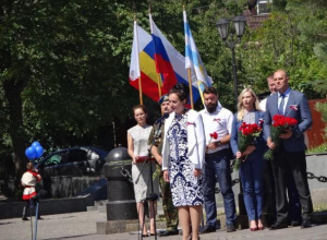 В Таганроге заранее начали отмечать День России В Таганроге заранее начали отмечать День России