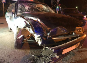 В Таганроге виновник аварии скрылся с места происшествия В Таганроге виновник аварии скрылся с места происшествия
