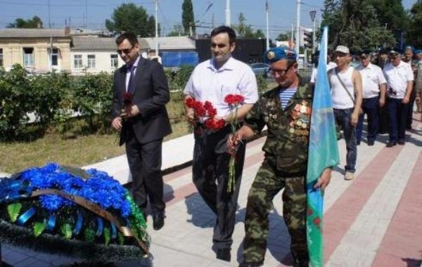 Праздничные мероприятия для десантников проходят в Таганроге Праздничные мероприятия для десантников проходят в Таганроге