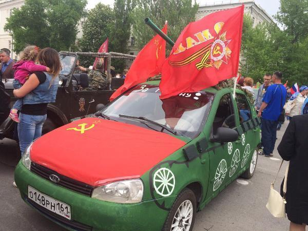 Парад стилизованных автомобилей прошел в Таганроге Парад стилизованных автомобилей прошел в Таганроге