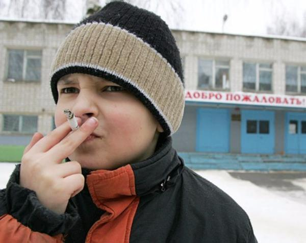 В Таганроге у школьников вместо перемен перекуры В Таганроге у школьников вместо перемен перекуры