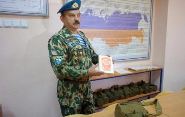 Старшеклассников из таганрогской школы начнут обучать военному делу Старшеклассников из таганрогской школы начнут обучать военному делу