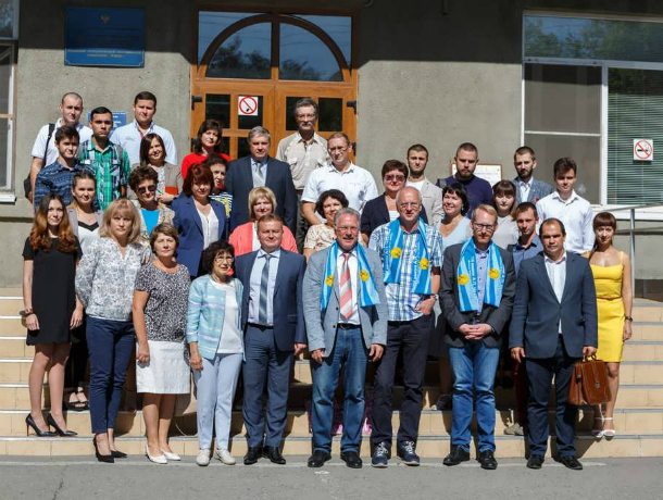 Делегация немецкого города-партнера знакомится с учебными заведениями Таганрога Делегация немецкого города-партнера знакомится с учебными заведениями Таганрога