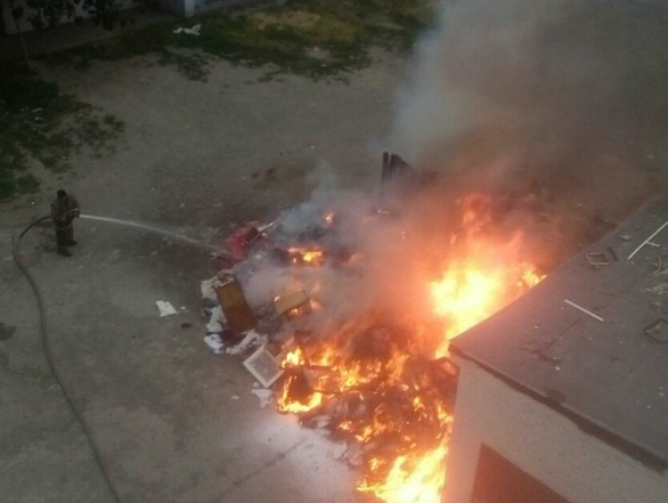 В Таганроге начали гореть свалки В Таганроге начали гореть свалки