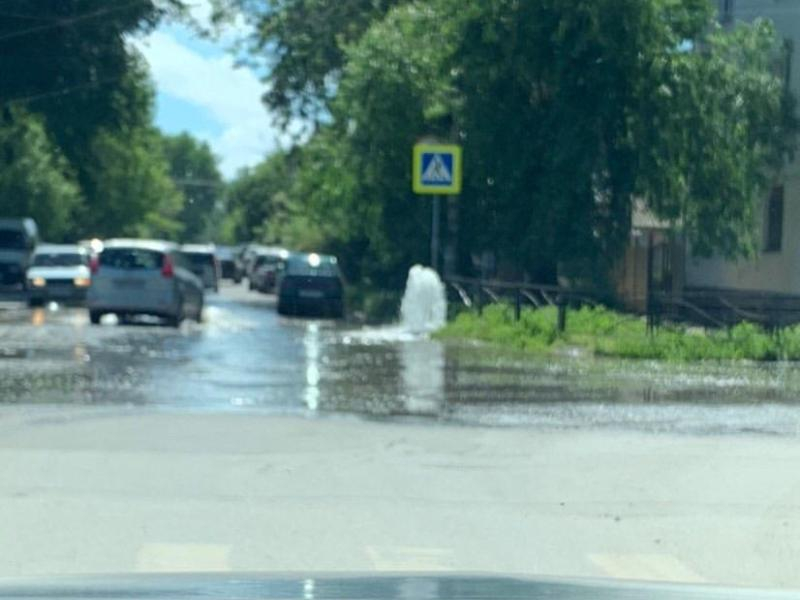 Откуда в центре Таганрога фонтан? Откуда в центре Таганрога фонтан?