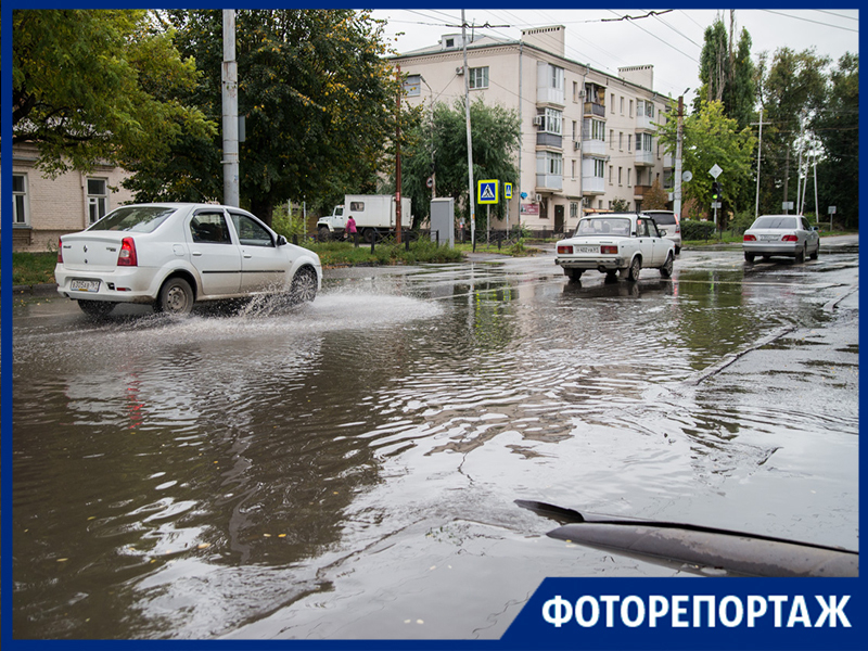 Не переставая бьют фонтаны от Водоканала в Таганроге Не переставая бьют фонтаны от Водоканала в Таганроге