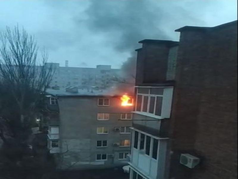 В Таганроге на Пальмиро Тольятти сгорела квартира в многоэтажке В Таганроге на Пальмиро Тольятти сгорела квартира в многоэтажке