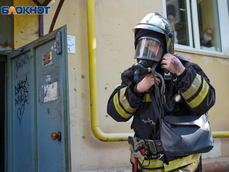 Жителей очередной многоэтажки рано утром эвакуировали в Таганроге из-за пожара Жителей очередной многоэтажки рано утром эвакуировали в Таганроге из-за пожара