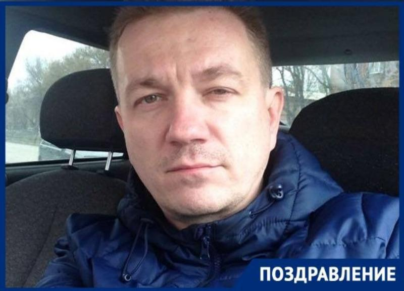 Сегодня День рождения у руководителя «Молодежного клуба» Дмитрия Беспалова Сегодня День рождения у руководителя «Молодежного клуба» Дмитрия Беспалова
