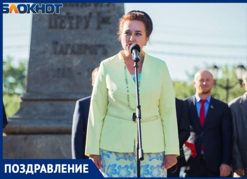 Сегодня свой день рождения отмечает глава города Таганрога Инна Титаренко Сегодня свой день рождения отмечает глава города Таганрога Инна Титаренко