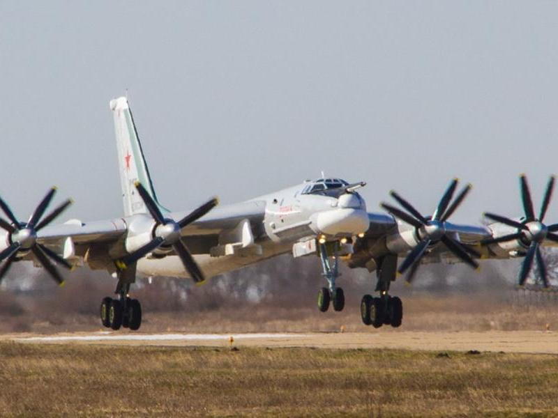 В небе над Таганрогом поднялся ТУ-95МС В небе над Таганрогом поднялся ТУ-95МС