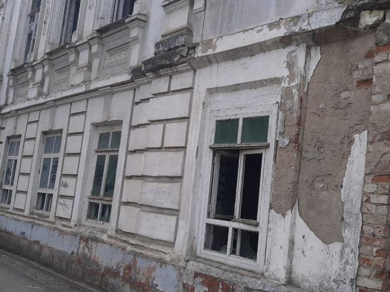 В Таганроге тушили пожар на улице Греческой В Таганроге тушили пожар на улице Греческой