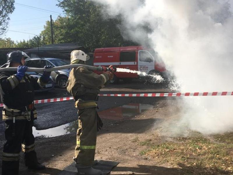 Пожарные Таганрога тренировались ликвидировать хлор от «Водоканала» Пожарные Таганрога тренировались ликвидировать хлор от «Водоканала»