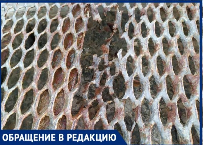 Хочешь зайти в воду на Приморском пляже Таганрога – пройди испытание в духе «Пилы» Хочешь зайти в воду на Приморском пляже Таганрога – пройди испытание в духе «Пилы»