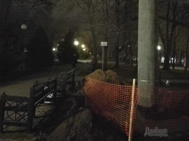 В Таганроге снова опору-урода влепили, а у сити-менеджера не спросили В Таганроге снова опору-урода влепили, а у сити-менеджера не спросили