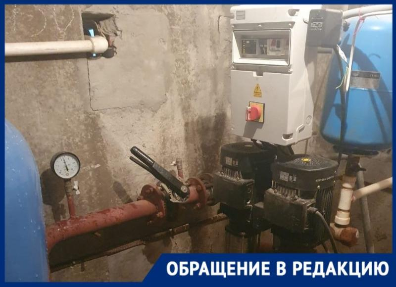 В Таганроге четыре дня сидели без воды жители дома по улице Сызранова В Таганроге четыре дня сидели без воды жители дома по улице Сызранова