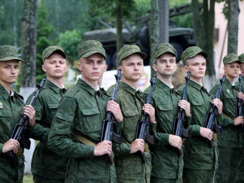 Более двадцати таганрогских ребят отправились проходить военную службу Более двадцати таганрогских ребят отправились проходить военную службу