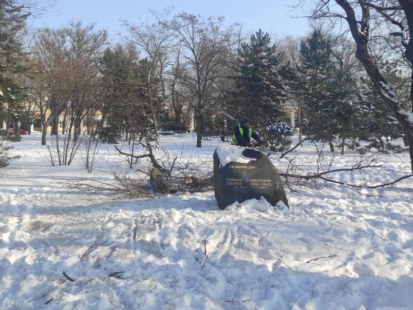 МКУ «Благоустройство» готовит город к празднованию дня рождения Антона Чехова МКУ «Благоустройство» готовит город к празднованию дня рождения Антона Чехова