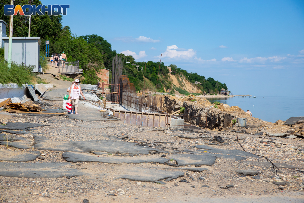 Проблемы Центрального пляжа в фоторепортаже Ильи Луц | 12.06.2024 | Таганрог  - БезФормата