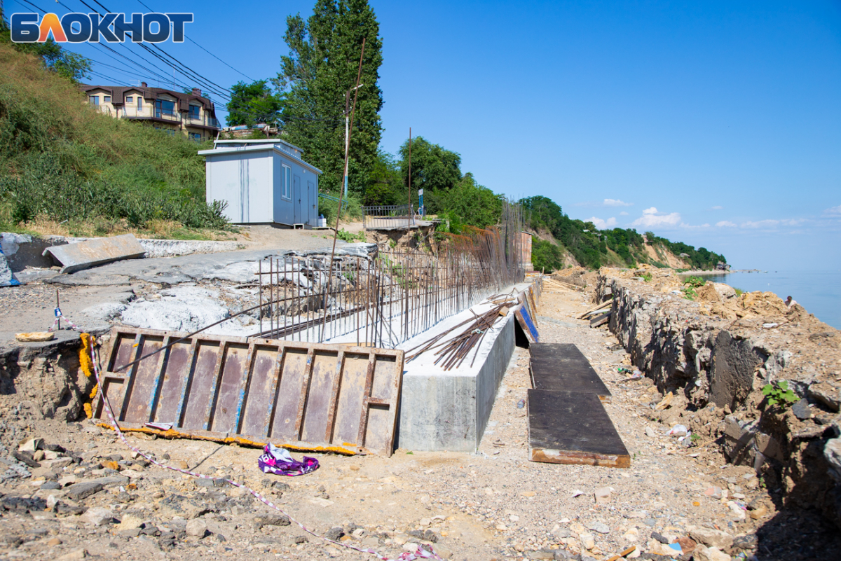 Проблемы Центрального пляжа в фоторепортаже Ильи Луц | 12.06.2024 | Таганрог  - БезФормата