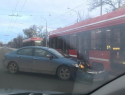 «Обновили»: в Таганроге «Хонда» врезалась в новый трамвай