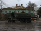 "Сейчас дом жилой развалит": после публикации "Блокнот" в Таганроге спилили старый тополь