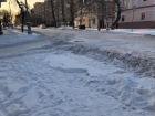 Снег идёт, а снегоуборочная техника стоит: городские службы Таганрога вновь показали некачественную работу