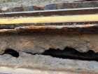 Сквозная коррозия, изъевшая до дыр металл, напомнила о жутком состоянии путевого хозяйства в Таганроге