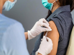 Таганрожцам 60 лет и старше до 20 декабря необходимо пройти обязательную вакцинацию