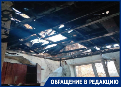 Так и стоит заброшенным дом погорельцев в Таганроге, который обещали восстановить власти