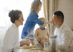 Ежемесячная выплата таганрожцам из средств материнского капитала выросла на 466 рублей