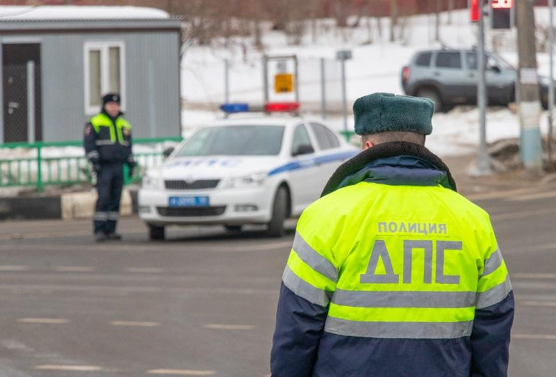 В Таганроге мужчина применил насилие к сотруднику ДПС