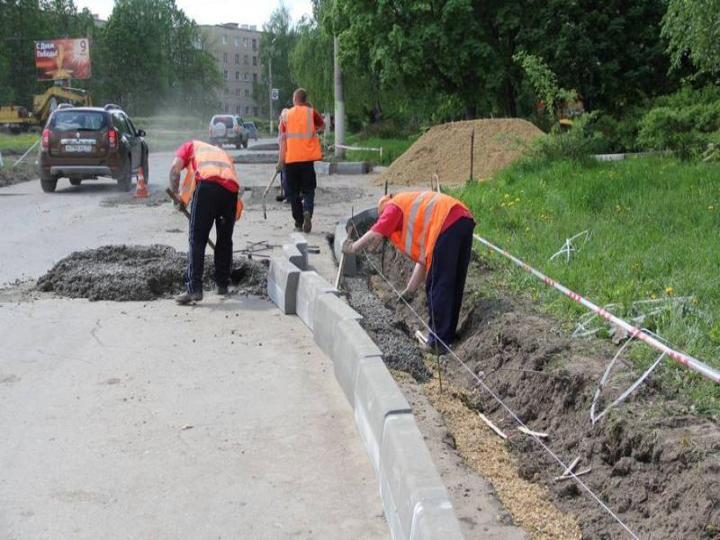 В Таганроге отремонтируют дороги и бордюры
